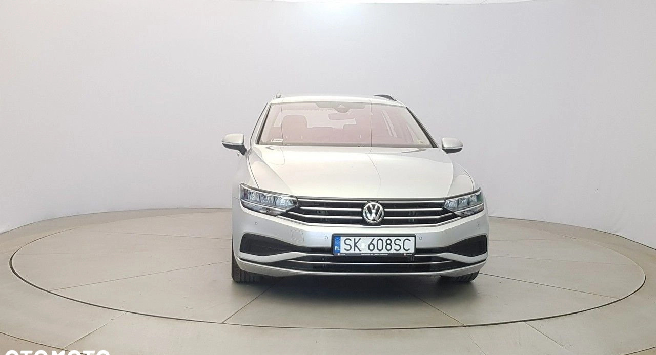 Volkswagen Passat cena 126900 przebieg: 74000, rok produkcji 2019 z Golina małe 562